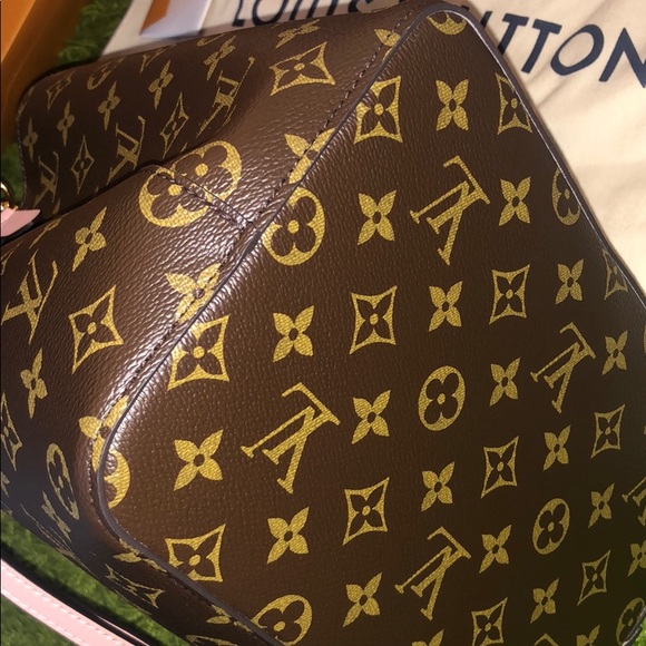 Louis Vuitton Monogram Neonoe Rose Poudre Pink - Picture 5 of 8